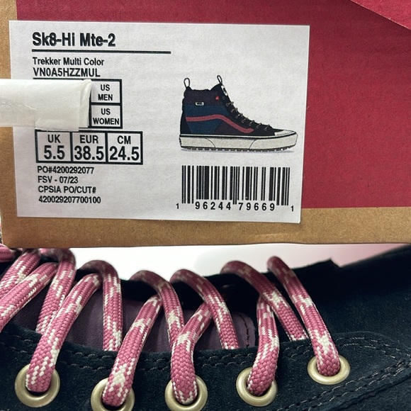 Vans WMNS Sk8-Hi Mte-2 Trekker Multi Color
VNOA5HZZMUL
Boots Cold Weather Snkrs - Picture 16 of 16
